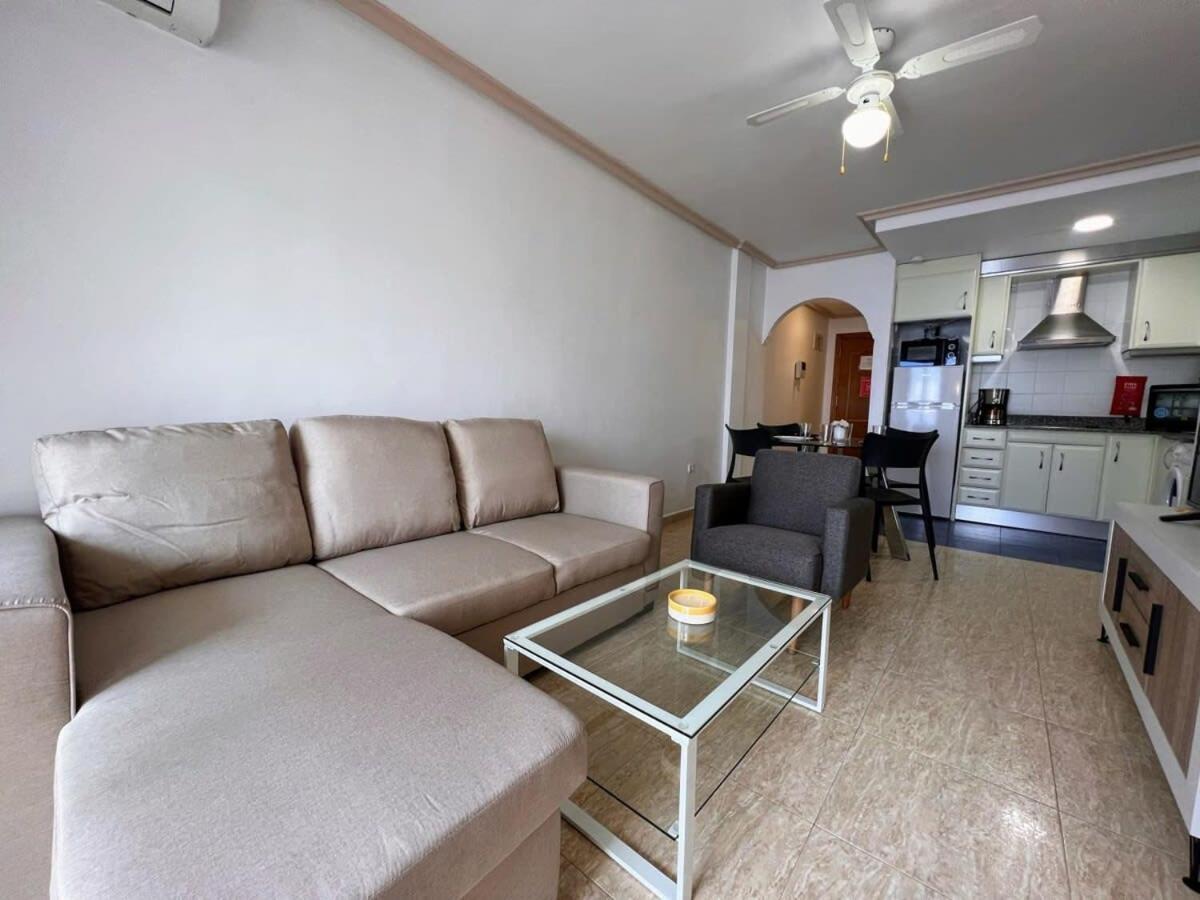 Welcoming Seafront Apartment Tv15 Torrevieja Kültér fotó