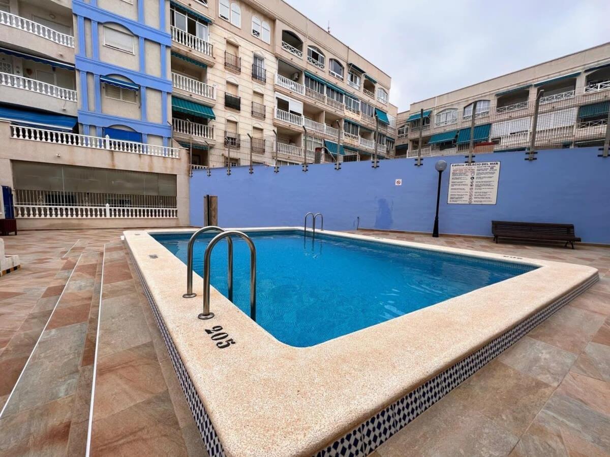 Welcoming Seafront Apartment Tv15 Torrevieja Kültér fotó