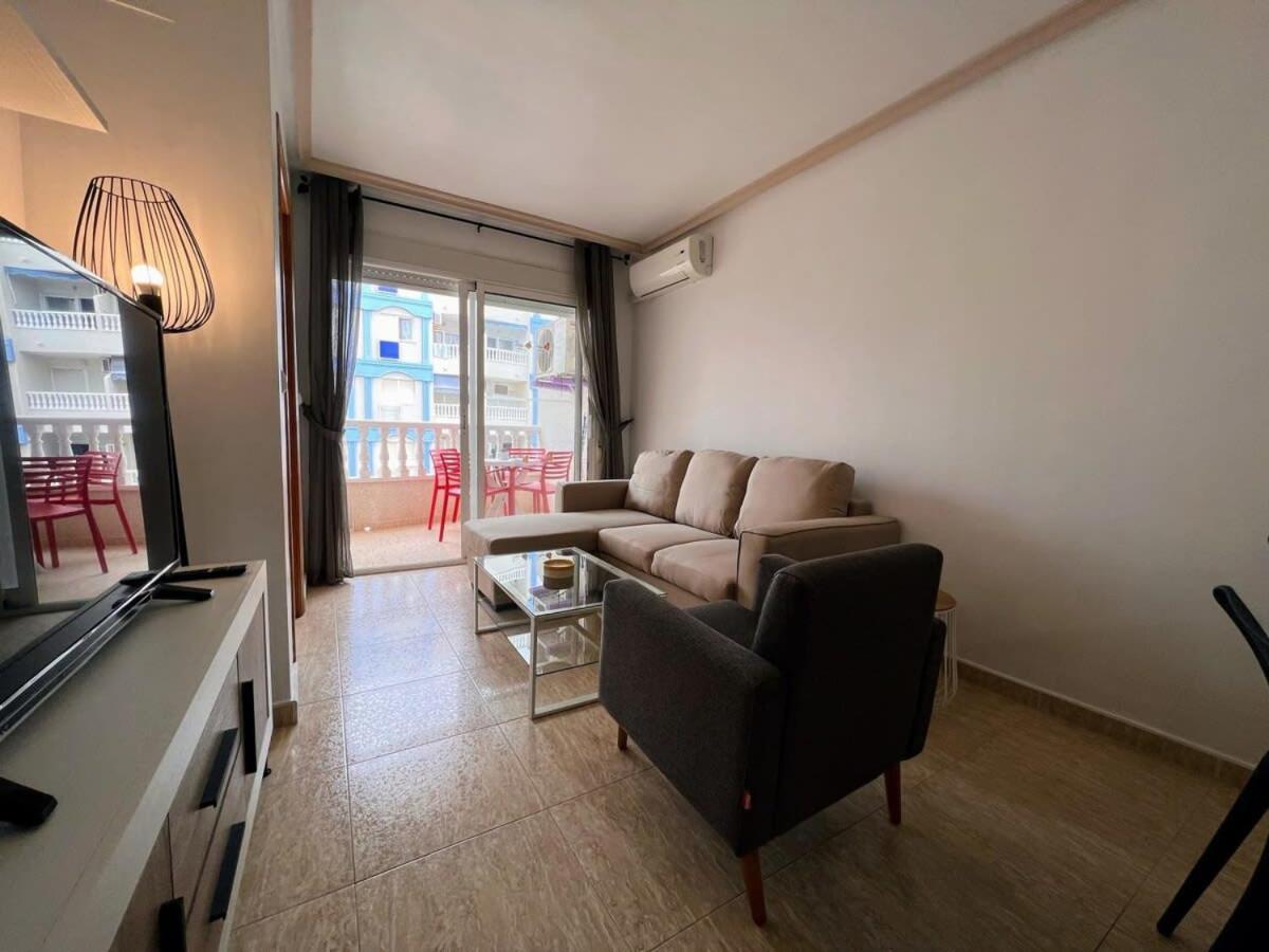 Welcoming Seafront Apartment Tv15 Torrevieja Kültér fotó