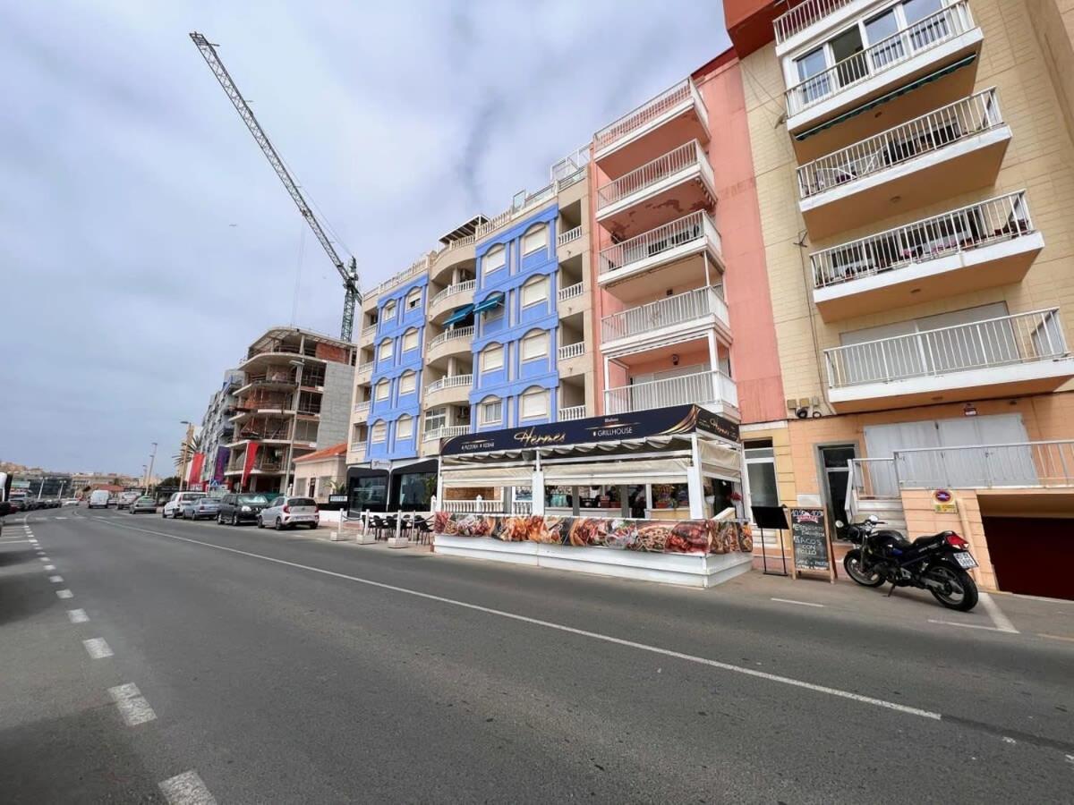 Welcoming Seafront Apartment Tv15 Torrevieja Kültér fotó
