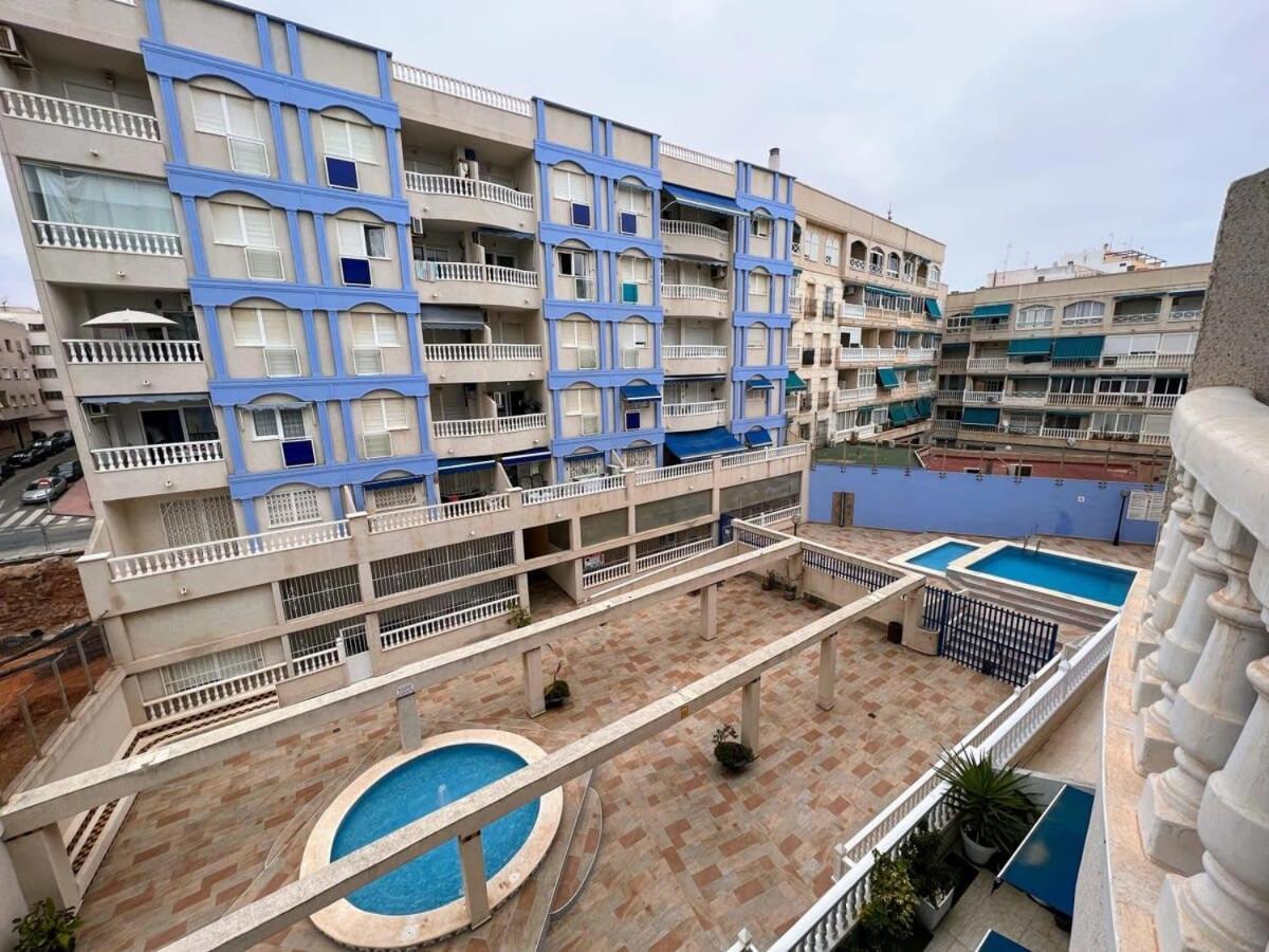 Welcoming Seafront Apartment Tv15 Torrevieja Kültér fotó